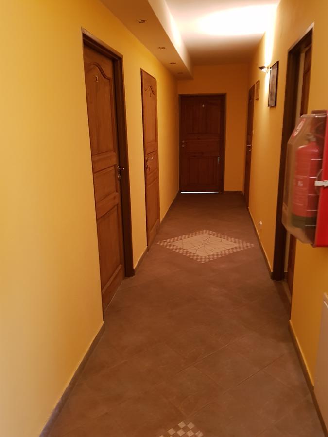 Roadway Vandrarhem Kielce Exteriör bild